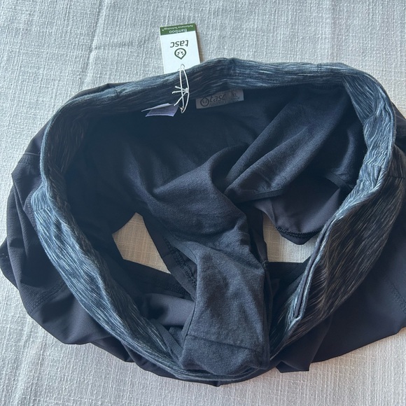 Task performance shorts - Picture 2 of 2